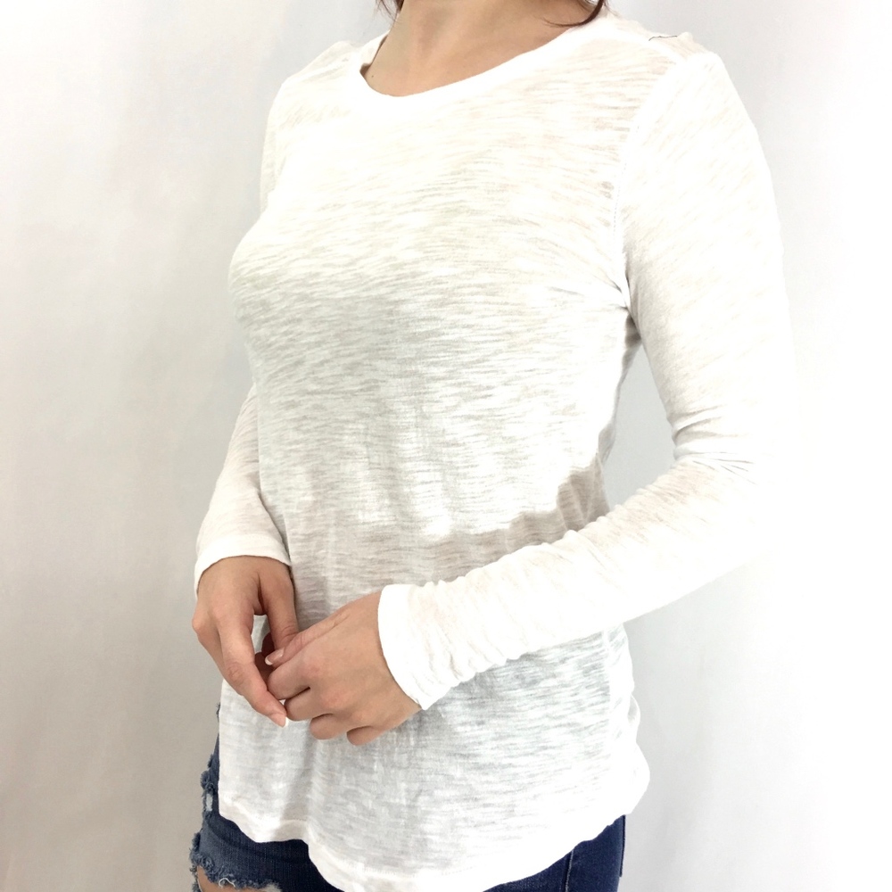 Basic White Long Sleeve Tee - Picture 3 of 4